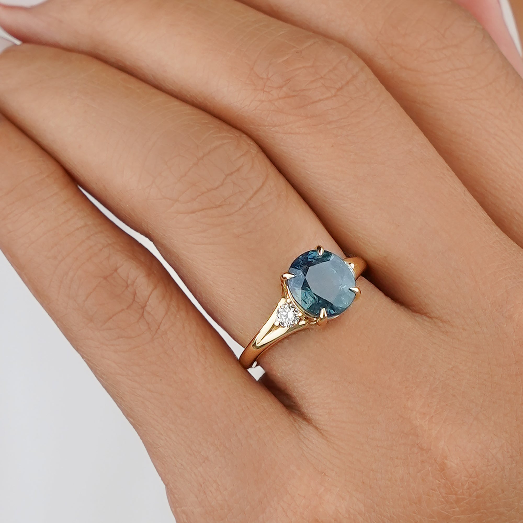 3.9 Carat Oval Teal Sapphire Ring - Double Shank with 3mm Natural Diamond - Solid 14K Yellow Gold