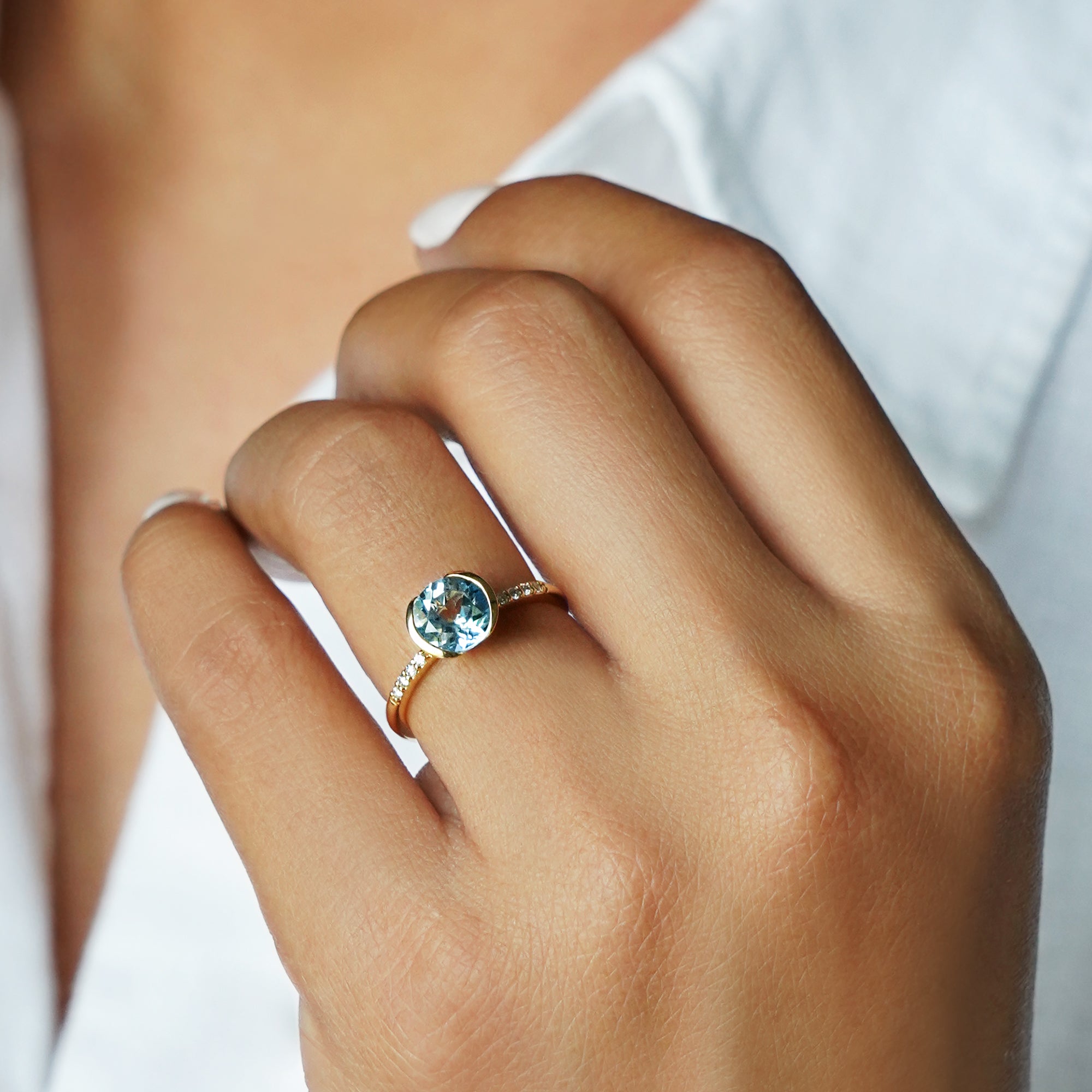 Round Blue Topaz & Diamond Ring - Solid 18K Yellow Gold | BITS OF BALI JEWELRY