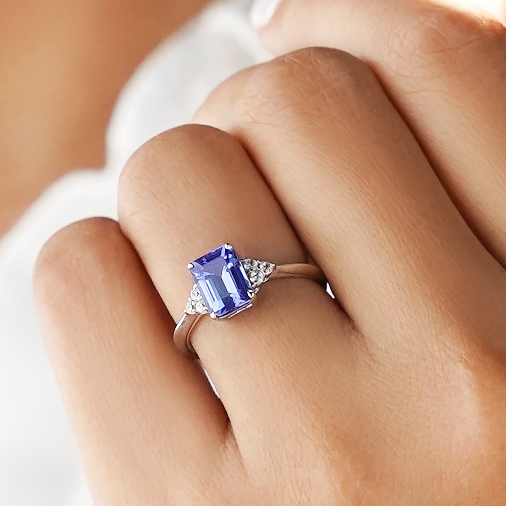 Tanzanite With Side Diamonds - 14k White Gold | BITS OF BALI JEWELRY